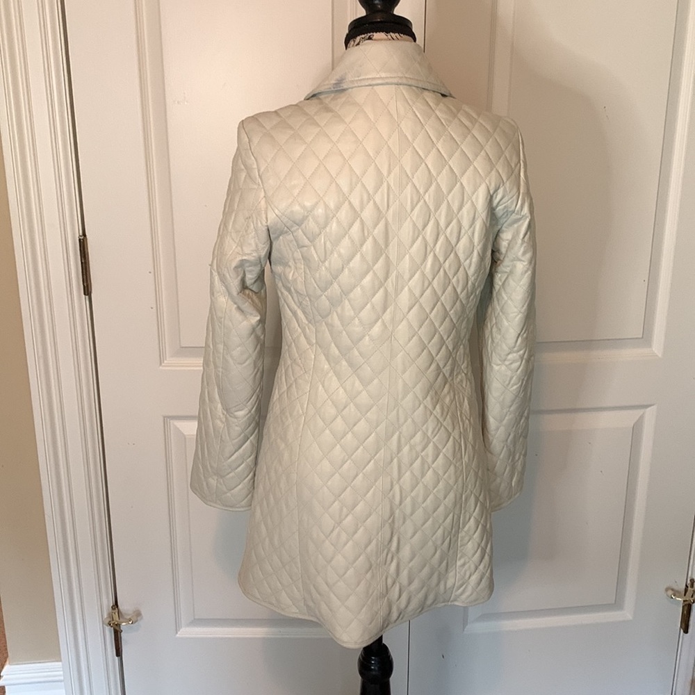 Neiman Marcus, lambskin quilted leather jacket/coat, off-white. Size S - Picture 2 of 9